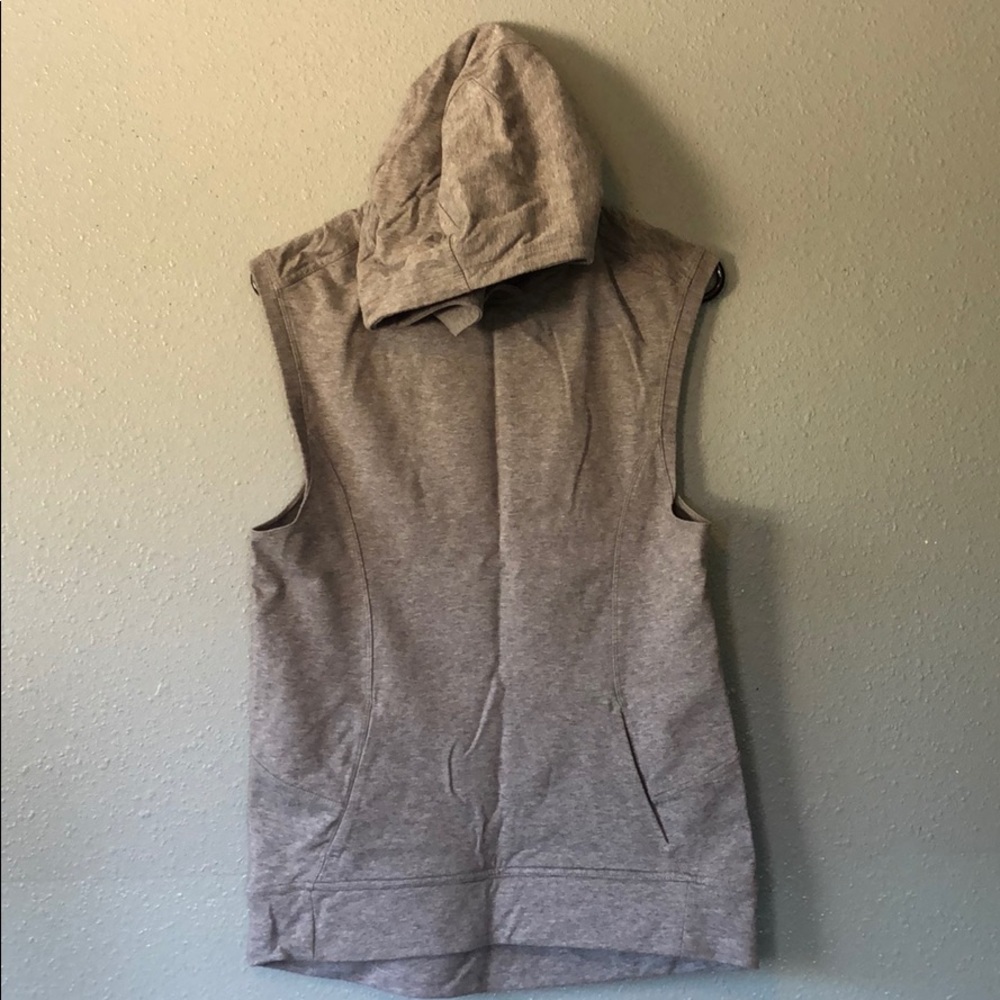 Lululemon size 4